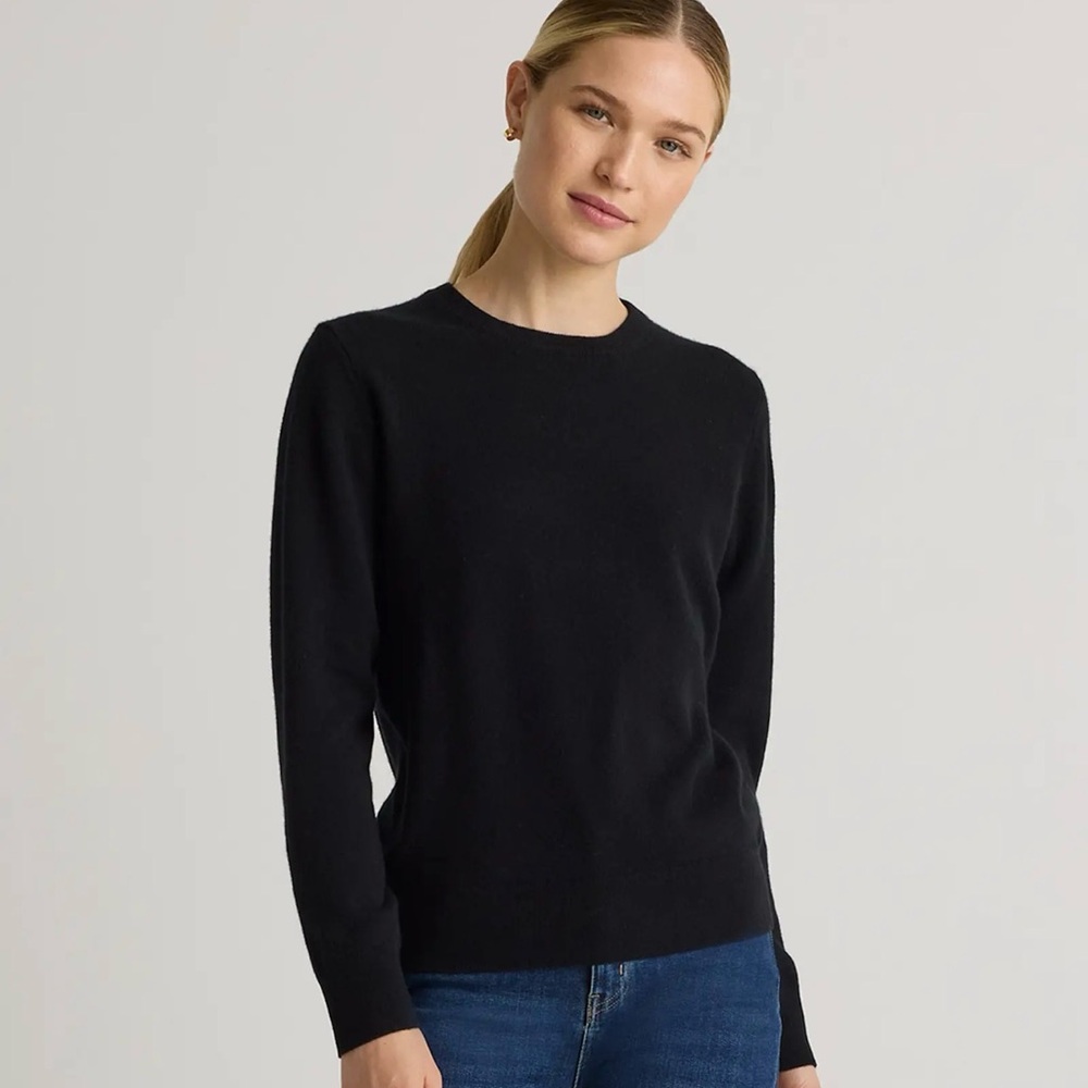 Quince 100% Mongolian Cashmere Crew Neck Sweater in Black size Large